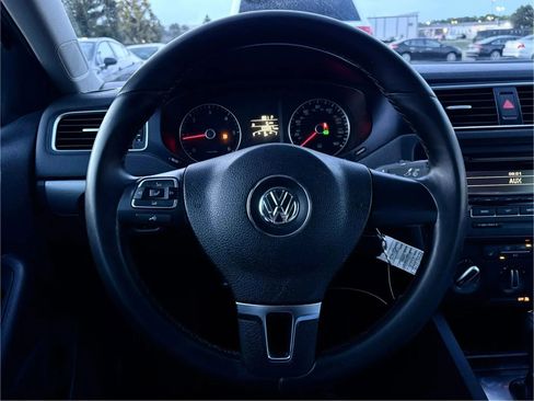 Used 2013 Volkswagen Jetta TDI FWD image 24