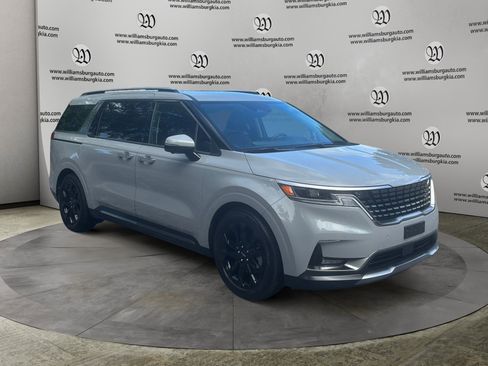 Used 2023 Kia Carnival SX image 7