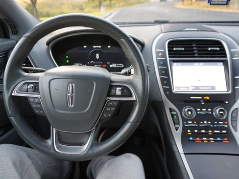 Used 2020 Lincoln Nautilus Reserve image 38