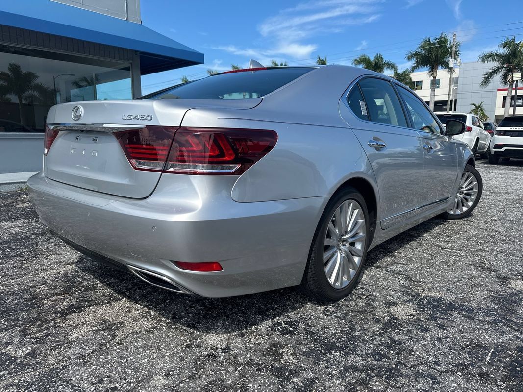 Used 2014 Lexus LS 460 w/ Comfort Package RWD image 2