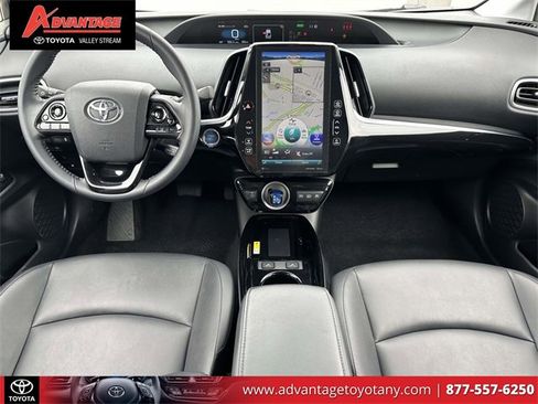 Used 2022 Toyota Prius Prime XLE image 17