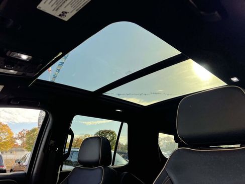 Used 2021 GMC Yukon SLT w/ SLT Luxury Plus Package image 11