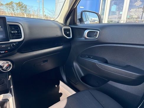 Used 2026 Hyundai Venue SE image 35