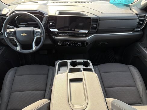 Used 2024 Chevrolet Silverado 1500 LT AWD/4WD image 10
