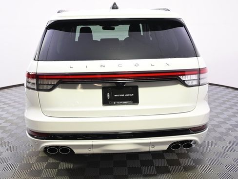 New 2026 Lincoln Aviator AWD image 5