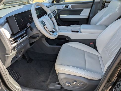 Used 2025 Hyundai Santa Fe SEL image 11