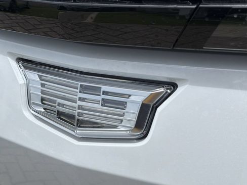 New 2026 Cadillac Lyriq Sport RWD image 9