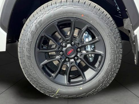 New 2026 Toyota Tundra Limited AWD/4WD image 32