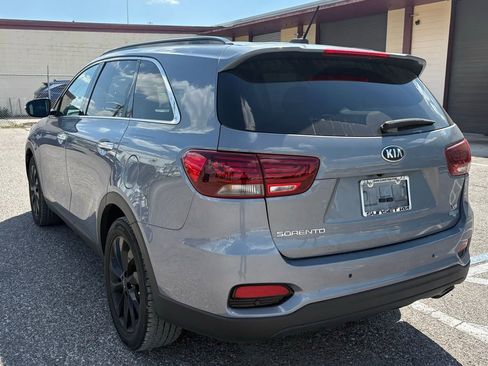 Used 2020 Kia Sorento S image 5