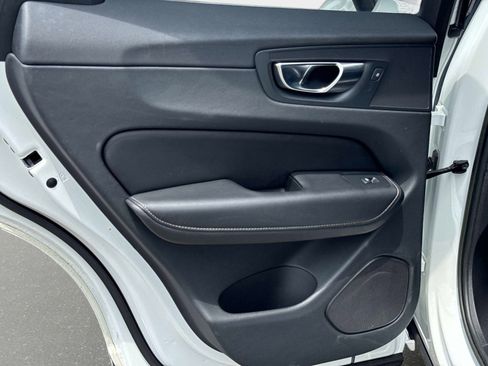 Used 2023 Volvo XC60 B5 Ultimate w/ Protection Package Premier FWD image 10