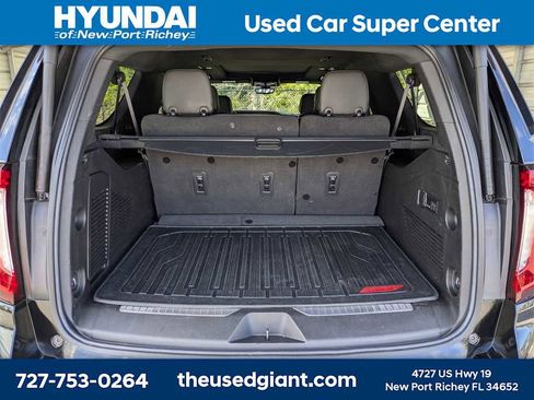 Used 2022 GMC Yukon XL Denali w/ Denali Premium Package image 12