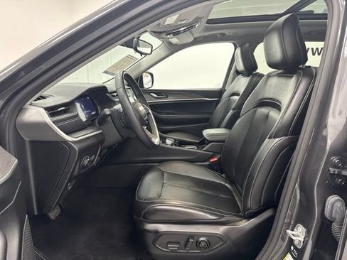 Used 2022 Jeep Grand Cherokee L Limited AWD/4WD image 26