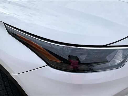 Used 2025 Toyota Highlander XLE AWD/4WD image 28
