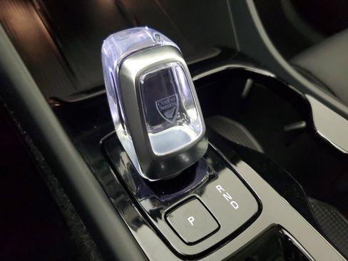 Certified 2026 Volvo XC40 B5 Plus AWD/4WD image 34