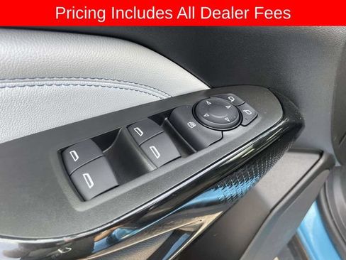 Used 2025 Chevrolet Trax LT w/ Driver Confidence Package FWD image 19