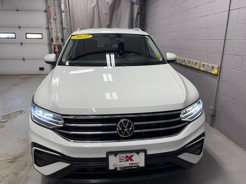 Used 2022 Volkswagen Tiguan SE AWD/4WD image 6