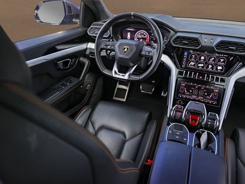 Used 2020 Lamborghini Urus AWD/4WD image 30