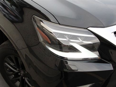 Used 2023 Lexus GX 460 Premium w/ Premium Package image 33