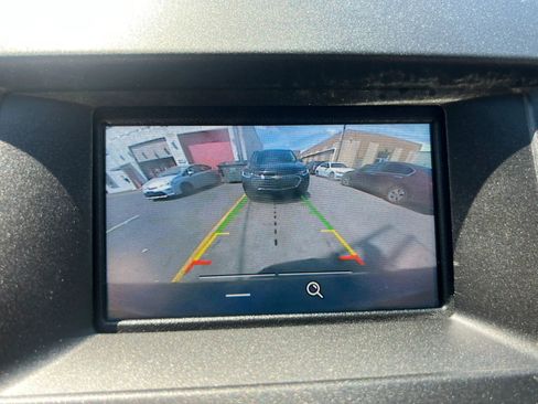 Used 2018 Ford Edge SE image 22