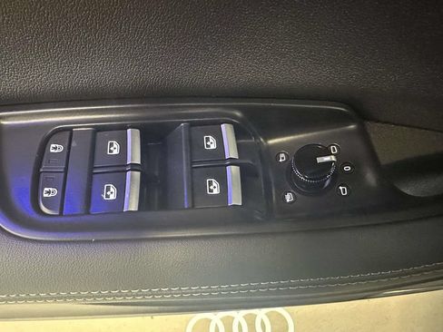 Used 2025 Audi Q8 Premium Plus w/ Premium Plus Package AWD/4WD image 22