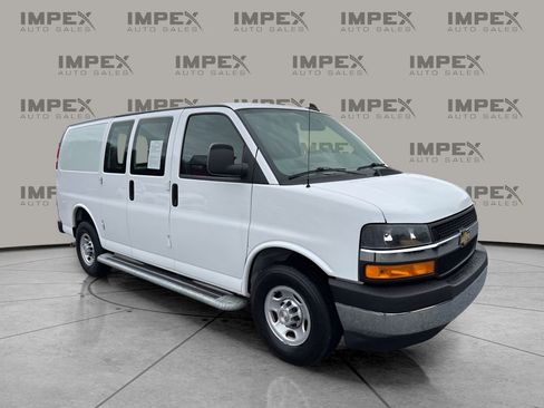 Used 2024 Chevrolet Express 2500 w/ Driver Convenience Package image 7