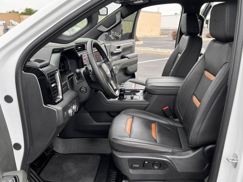 Used 2024 GMC Sierra 1500 AT4 image 3