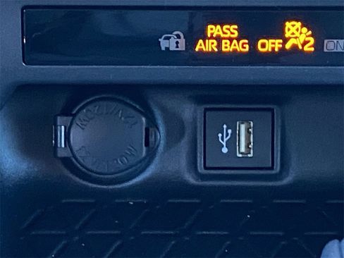 Certified 2025 Toyota RAV4 LE image 30