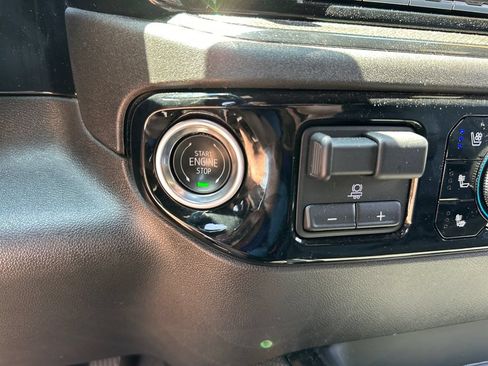 Used 2025 Chevrolet Silverado 2500 ZR2 w/ ZR2 Bison Edition AWD/4WD image 31