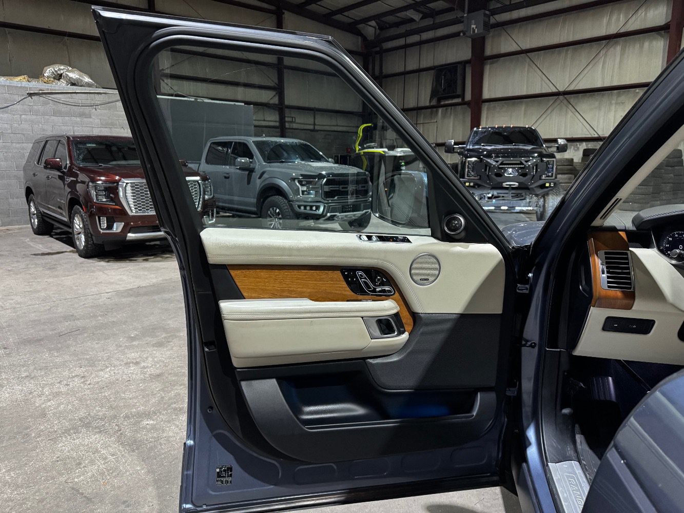 Used 2022 Land Rover Range Rover Westminster Edition AWD/4WD image 11