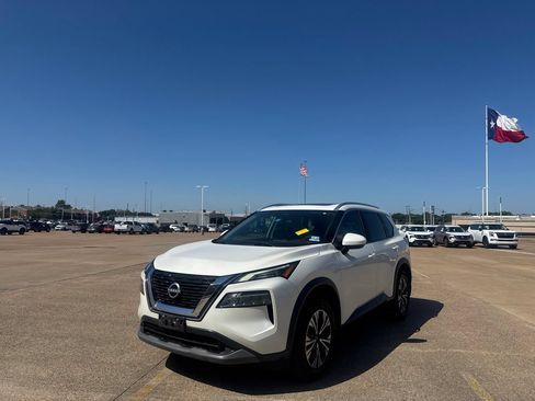 Used 2023 Nissan Rogue SV w/ SV Premium B Package FWD image 7