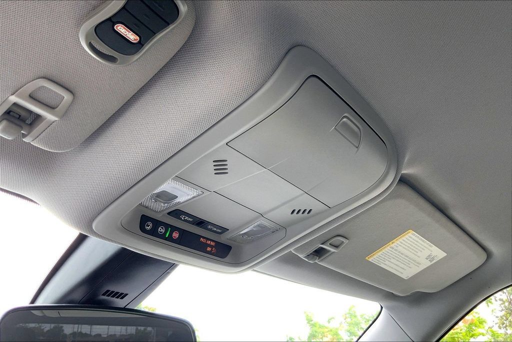 Used 2023 Chevrolet Blazer LT FWD image 30