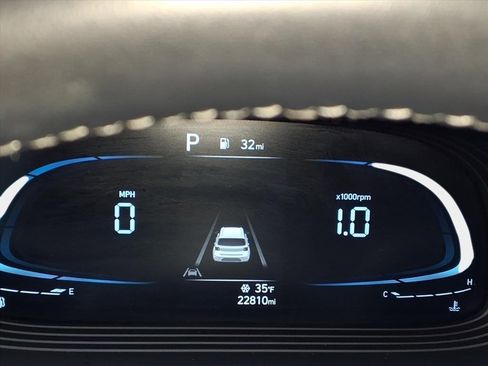 Used 2023 Hyundai Venue SEL w/ Cargo Package image 27