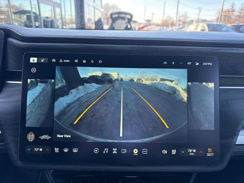 Used 2022 Rivian R1T Adventure image 14