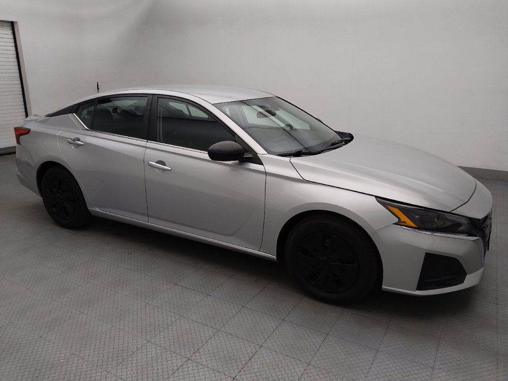 Used 2024 Nissan Altima 2.5 S FWD image 11