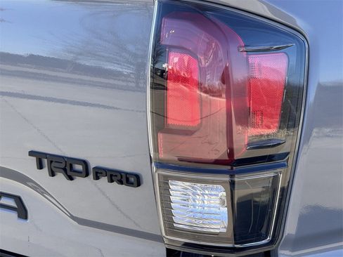 Used 2017 Toyota Tacoma TRD Pro image 12