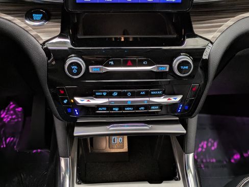 Used 2022 Ford Explorer Limited image 37