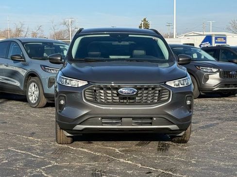 New 2026 Ford Escape SE image 3