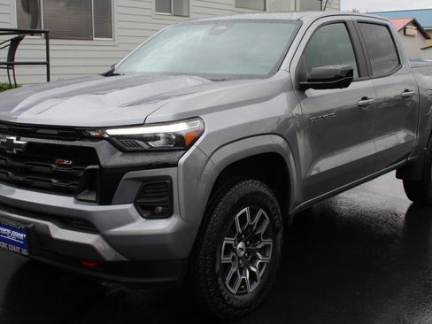 Used 2023 Chevrolet Colorado Z71 image 2