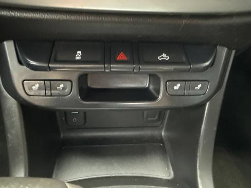 Used 2016 Chevrolet Colorado LT w/ Luxury Package, Chrome RWD image 24