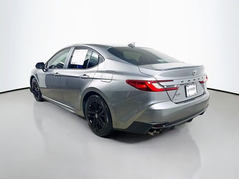 Used 2025 Toyota Camry SE image 5