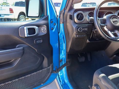 Used 2022 Jeep Wrangler Unlimited Rubicon 4xe AWD/4WD image 12