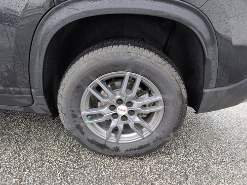 Used 2025 GMC Acadia Elevation image 5