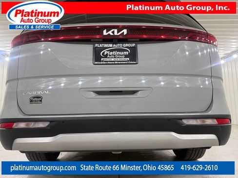 Used 2023 Kia Carnival EX FWD image 62