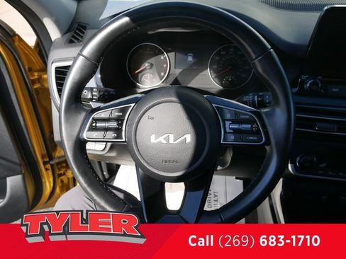 Used 2023 Kia Seltos S w/ Navigation Package FWD image 26