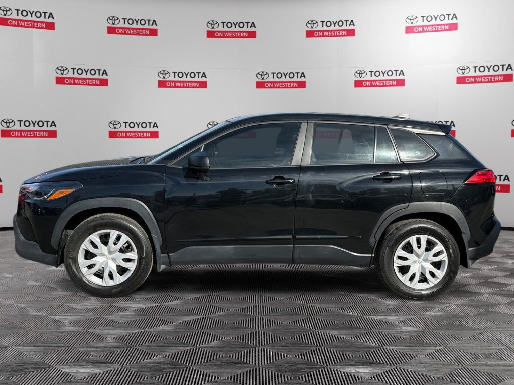 Used 2023 Toyota Corolla Cross L AWD/4WD image 8