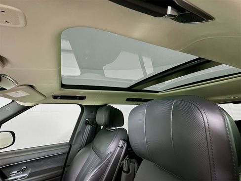 Used 2025 Land Rover Range Rover Long Wheelbase Autobiography image 23