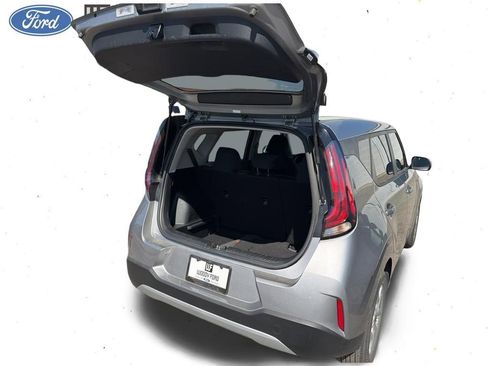 Used 2025 Kia Soul LX w/ LX Technology Package FWD image 35