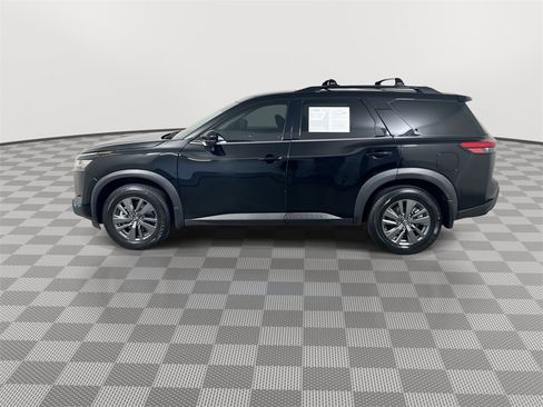 Certified 2022 Nissan Pathfinder SV w/ SV Premium Package image 5