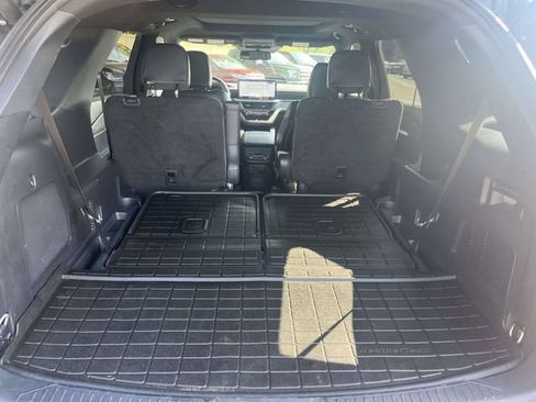 Used 2025 Ford Explorer ST AWD/4WD image 12