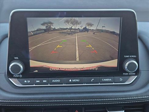 Used 2023 Nissan Rogue S AWD/4WD image 14